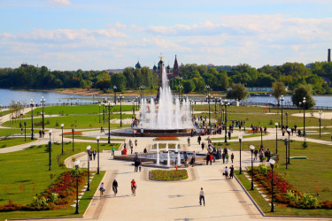 Ярославль - Площадь с фонтанами
